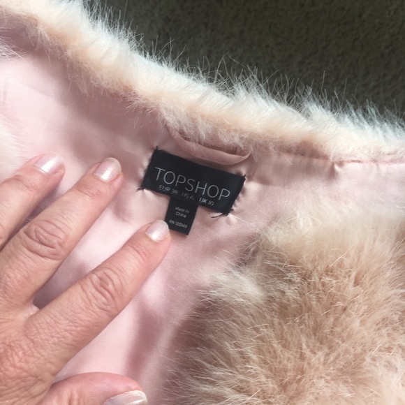 Top Shop blush pink faux fur vest - Picture 4 of 5